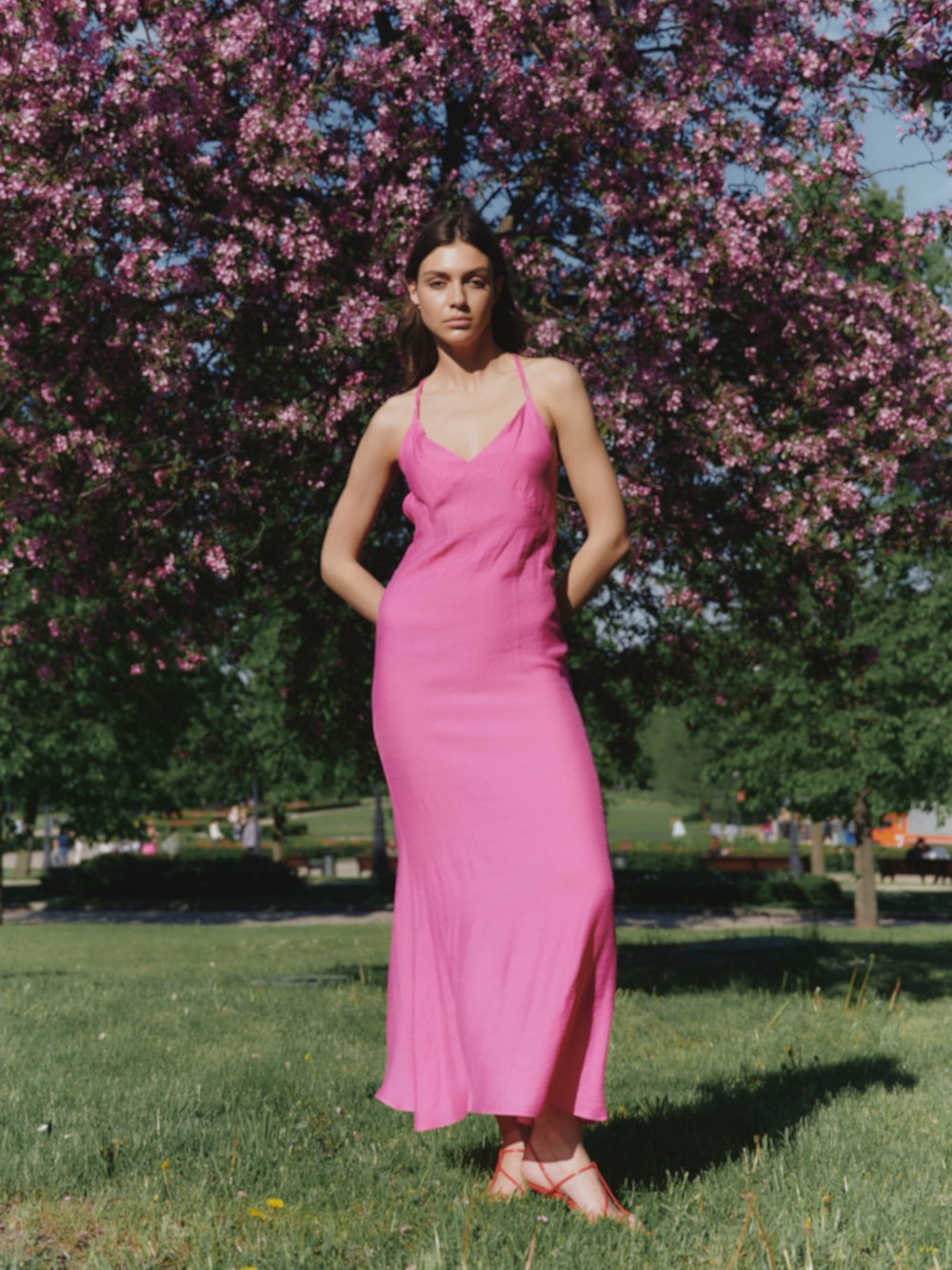 Dress with ties on the back pink